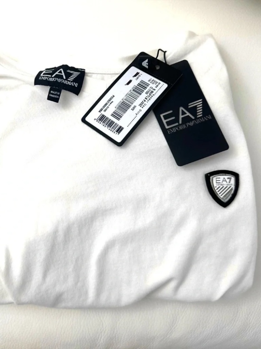 EMPORIO ARMANI EA7 V-Neck T-Shirt in White (Medium Slim) (NEW)